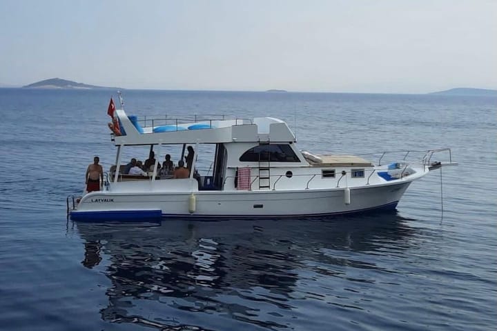 Fait sur mesure Yacht à moteur (2007) for Charter - Ayvalik | #10342 - 2