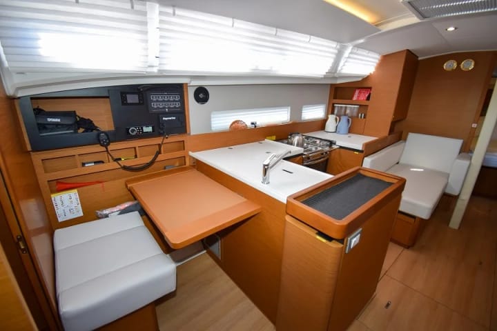 Voilier Jeanneau Sun Odyssey 410 (2022) pour Charter - Marmaris | #10520 - 18