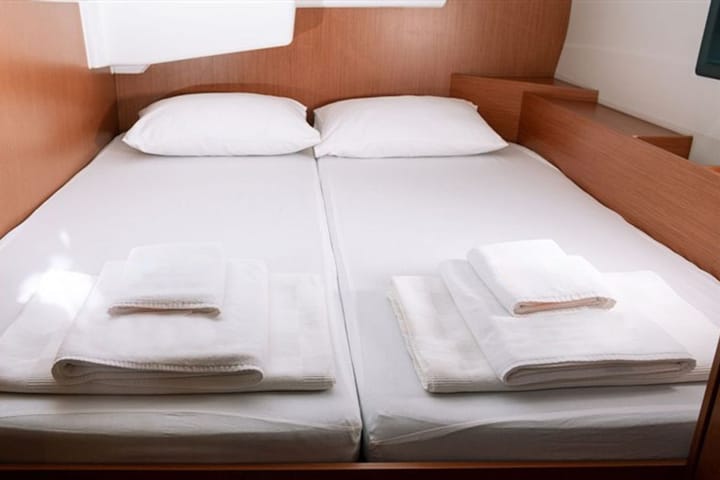 Bavaria  42 Cruiser Kiralık Yelkenli (2021) - Fethiye | #10563 - 14