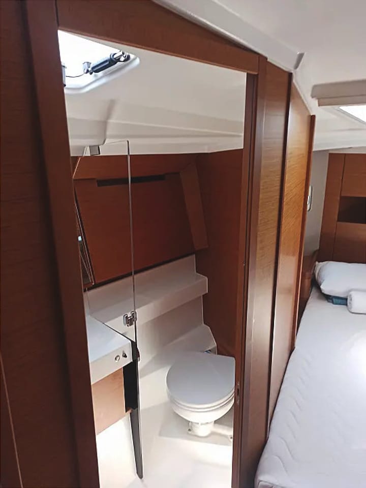 Voilier Jeanneau Sun Odyssey 410 (2022) pour Charter - Volos | #11111 - 11