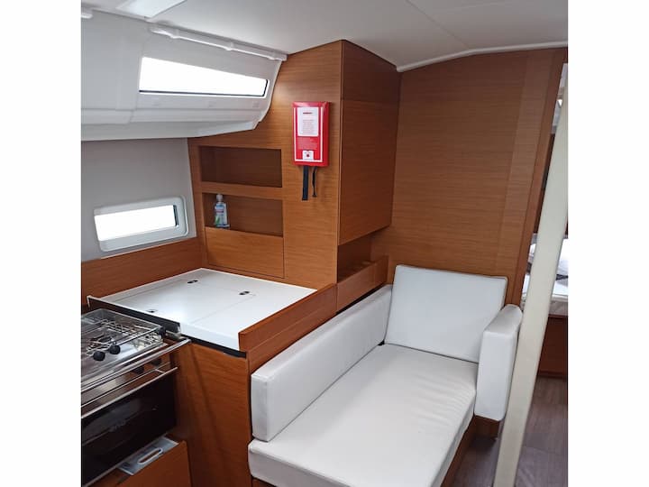 Voilier Jeanneau Sun Odyssey 410 (2022) pour Charter - Volos | #11111 - 2