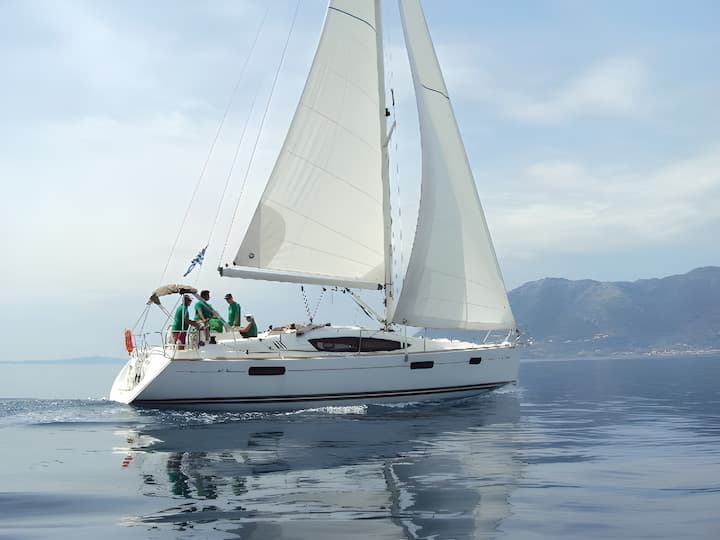 Sailboat Jeanneau Sun Odyssey 42DS (2011) for Charter - Lefkada | #11283 - 3
