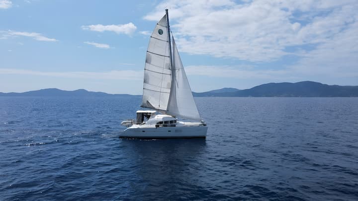 Punat, Krk 11.55 m Für Charter Katamaran — #11350 - 1