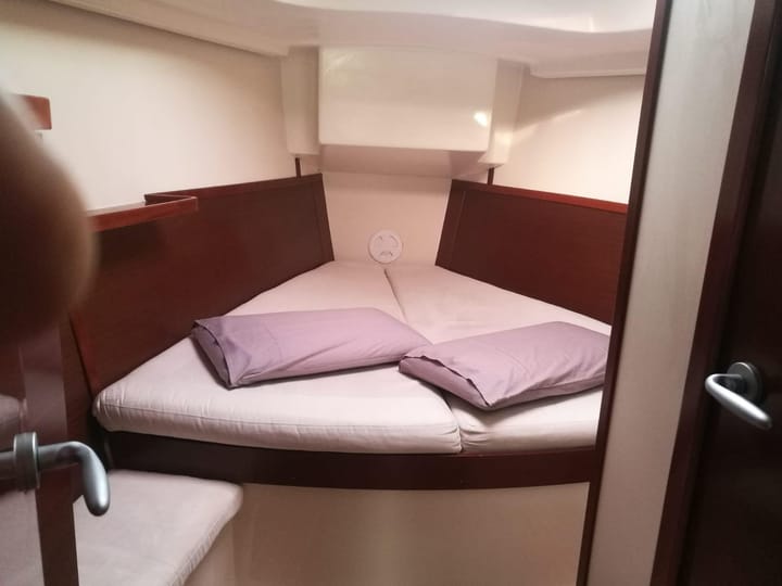 Sailboat Hanse 400e (2006) for Charter - San Vincenzo | #11352 - 5