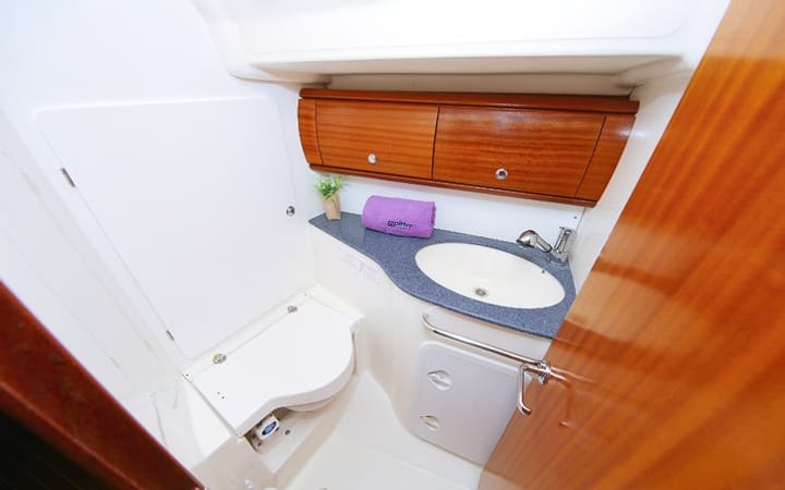 Sailboat Bavaria  44 (2003) for Charter - Rijeka | #11442 - 19