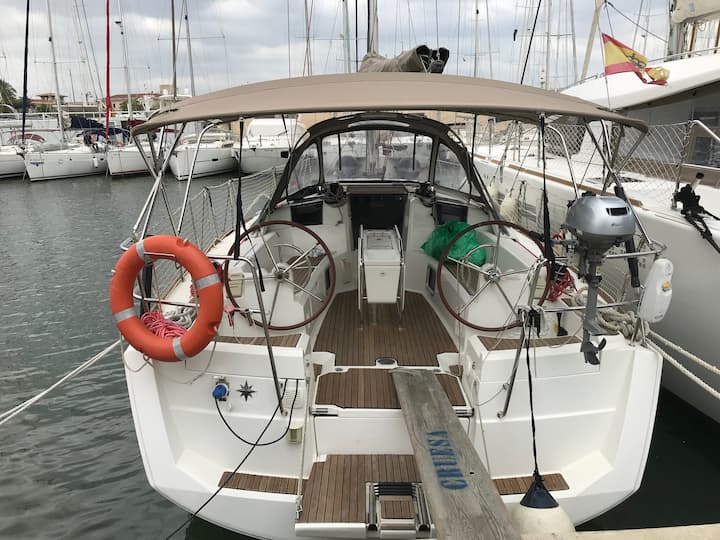 Sailboat Jeanneau Sun Odyssey 379 (2012) for Charter - San Miguel de Abona | #11673 - 3