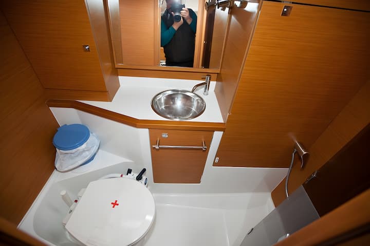 Sailboat Jeanneau Sun Odyssey 379 (2012) for Charter - San Miguel de Abona | #11673 - 11