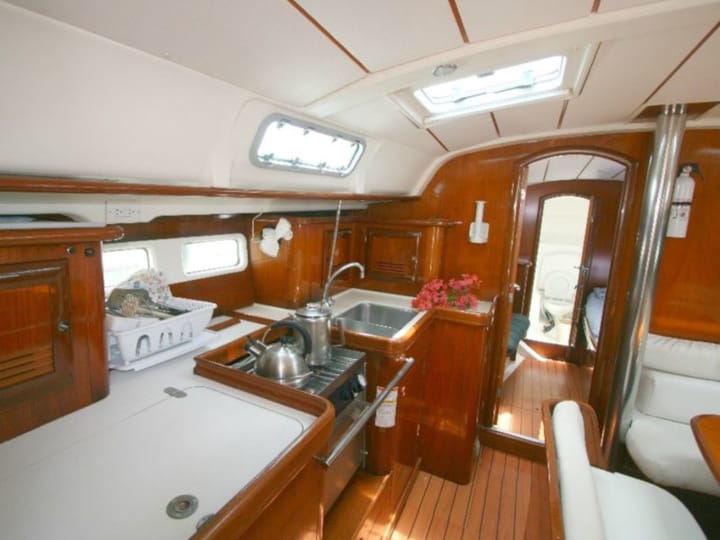 Sailboat Beneteau Oceanis 41 (2000) for Charter - St Vincent | #11774 - 4