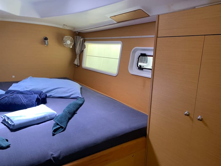 Catamaran Lagoon  380 (2015) for Charter - Mahe, Victoria | #11906 - 13