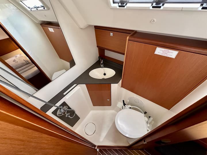 Sailboat Bavaria 46 Cruiser (2017) for Charter - Sukošan | #11918 - 12