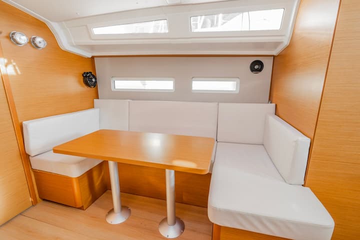 Sailboat Jeanneau Sun Odyssey 410 (2021) for Charter - Lavrion | #11930 - 17