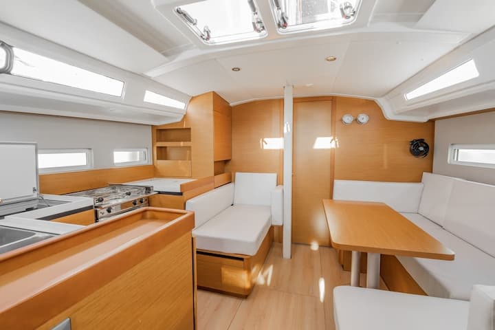 Voilier Jeanneau Sun Odyssey 410 (2020) pour Charter - Kos | #11931 - 13
