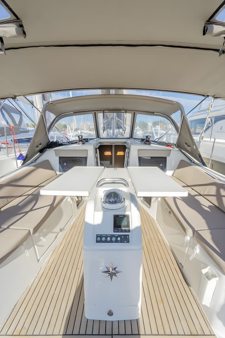 Voilier Jeanneau Sun Odyssey 410 (2020) pour Charter - Kos | #11931 - 9