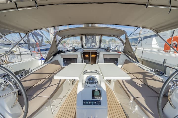 Voilier Jeanneau Sun Odyssey 410 (2020) pour Charter - Kos | #11931 - 8