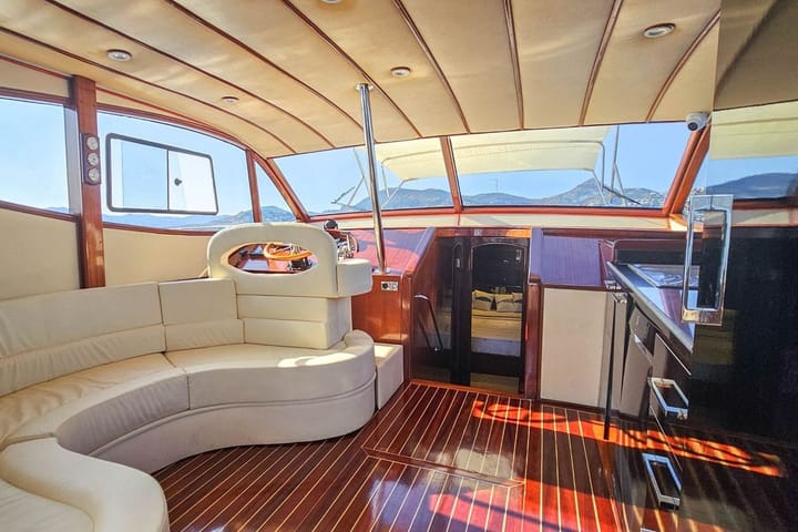   Fait sur mesure   Yacht à moteur   (2026)  pour Charter  | # 12138  - 9