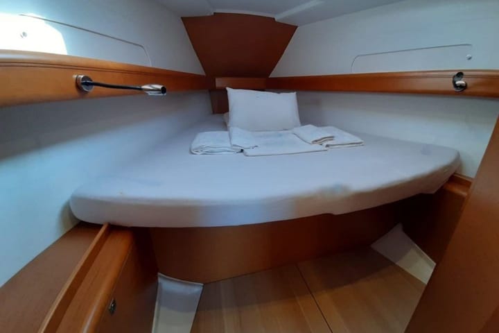 Sailboat Jeanneau Sun Odyssey 409 (2013) for Charter - Marmaris | #126 - 3