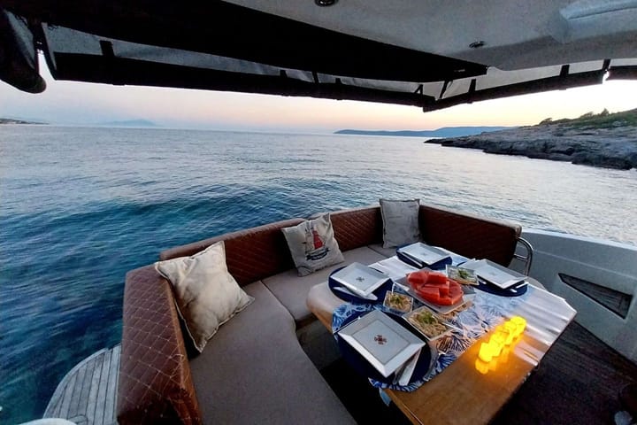 Fait sur mesure Yacht à moteur (2016) for Charter - Izmir | #12872 - 6