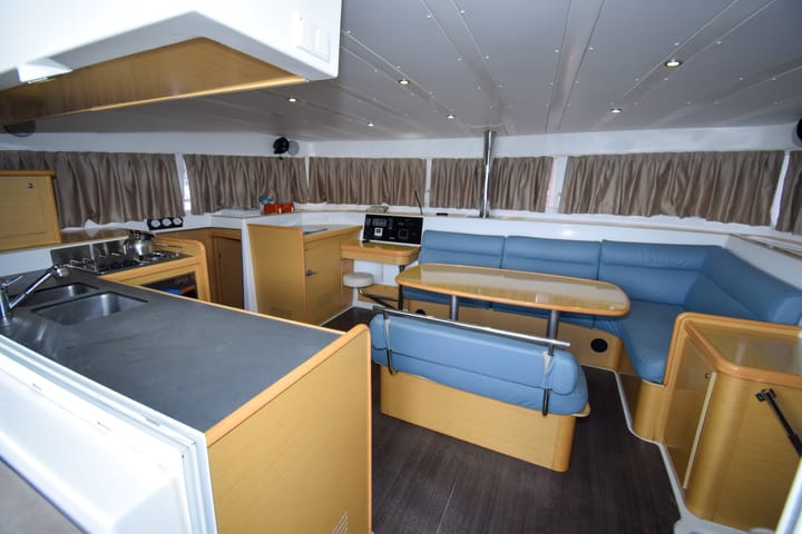  Catamaran Lagoon  421 (2013) voor Charter - Marmaris | #12959 - 98