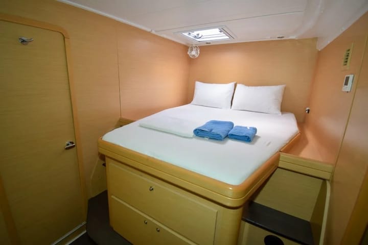 Catamaran Lagoon  421 (2013) for Charter - Marmaris | #12959 - 15
