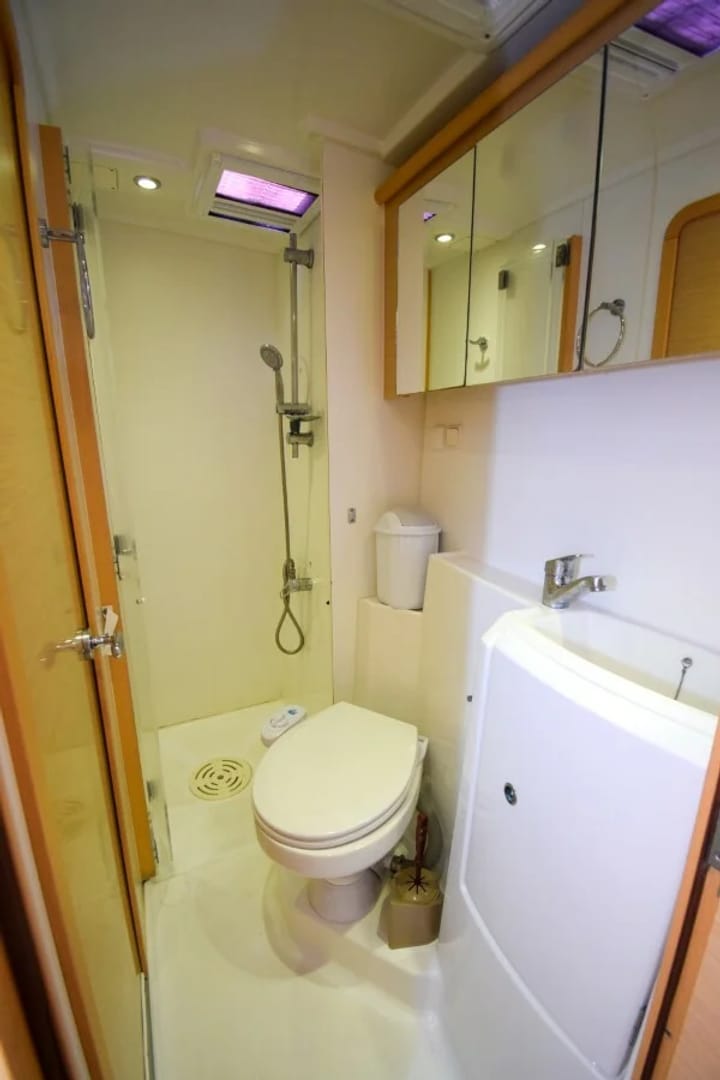 Catamaran Lagoon  421 (2013) for Charter - Marmaris | #12959 - 21