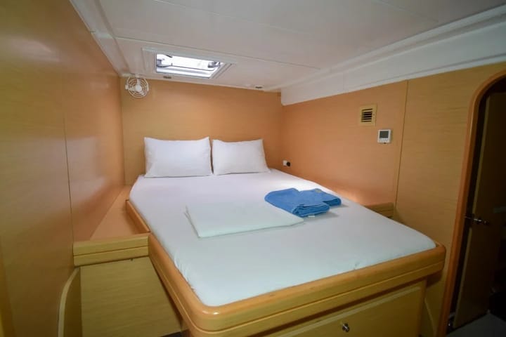 Catamaran Lagoon  421 (2013) for Charter - Marmaris | #12959 - 20