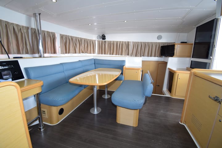  Catamaran Lagoon  421 (2013) voor Charter - Marmaris | #12959 - 90