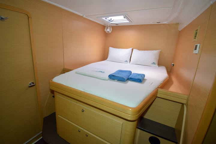  Catamaran Lagoon  421 (2013) voor Charter - Marmaris | #12959 - 51