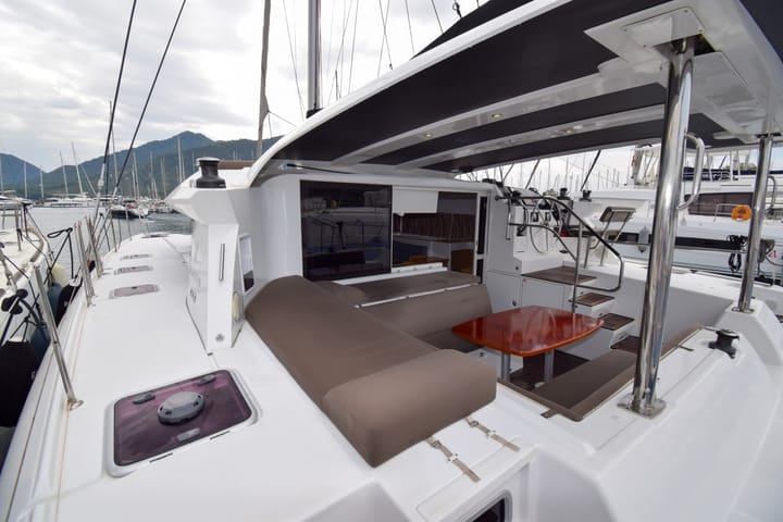  Catamaran Lagoon  421 (2013) voor Charter - Marmaris | #12959 - 61