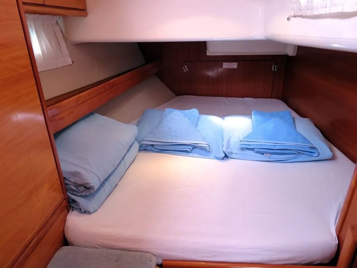 Sailboat Bavaria  42 Cruiser (2008) for Charter - Lavrion | #13009 - 11