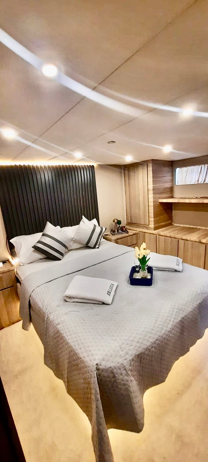 Hecho a medida Yate a motor (2022) para Charter - Bebek | #13025  - 10