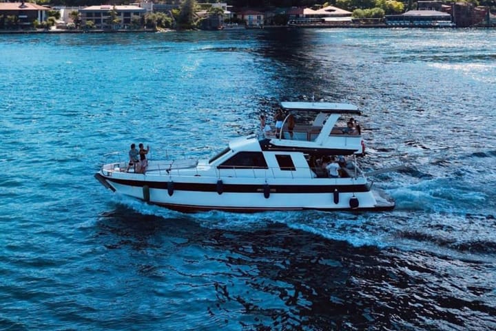 Fait sur mesure Yacht à moteur (2022) for Charter - Bebek | #13083 - 2