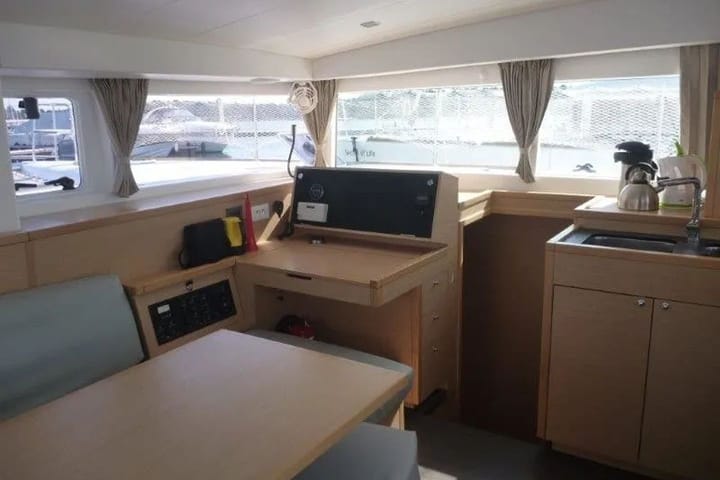 Catamaran Lagoon 400 S2 (2014) for Charter - Bodrum | #13180 - 12