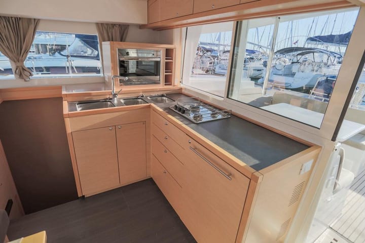 Catamaran Lagoon 400 S2 (2014) for Charter - Bodrum | #13180 - 10