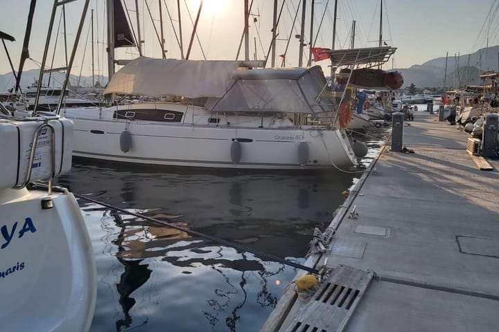 Voilier Beneteau Oceanis 40 (2011) pour Charter - Marmaris | #13266 - 2