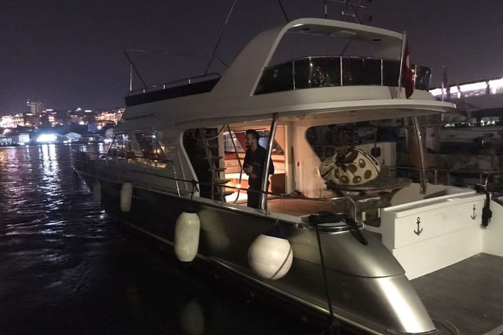 Maßgeschneidert Motoryacht (2012) für Charter - Unkapani | #13318 - 2