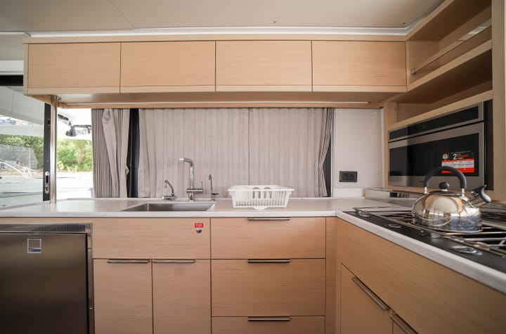  Catamaran Lagoon  46  (2023) voor Charter - Olbia | #13339 - 17