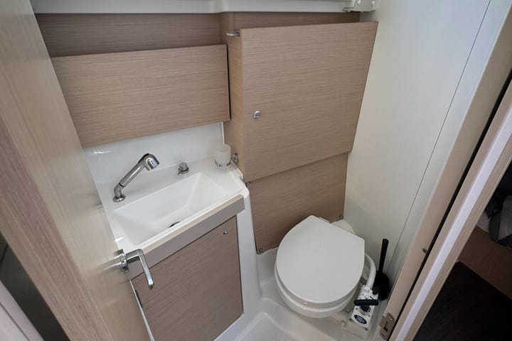 Voilier Beneteau Oceanis 38.1 (2021) pour Charter - Fethiye | #13397 - 16