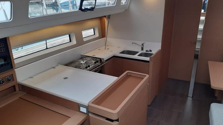  Velero Jeanneau Sun Odyssey 440 (2022) para Charter - Barcelona, Llavaneres | #13418 - 8