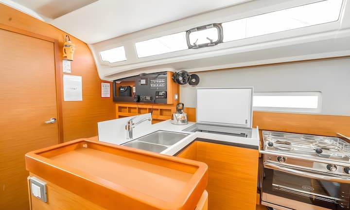 Segelboot Jeanneau Sun Odyssey 410 (2023) für Charter - Nydri | #13446 - 16