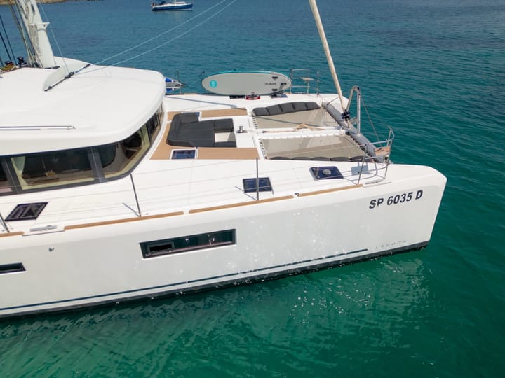 Portisco 15.84 m Per noleggio Catamarano - #1345 - 15