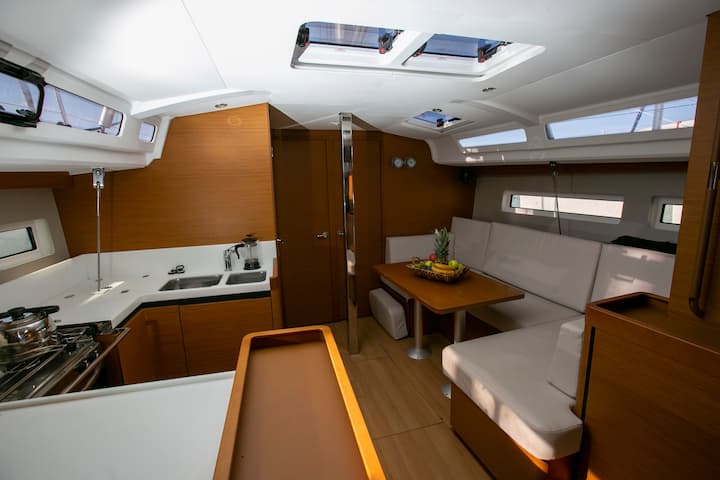 Voilier Jeanneau Sun Odyssey 440 (2021) pour Charter - Kos | #13453 - 18