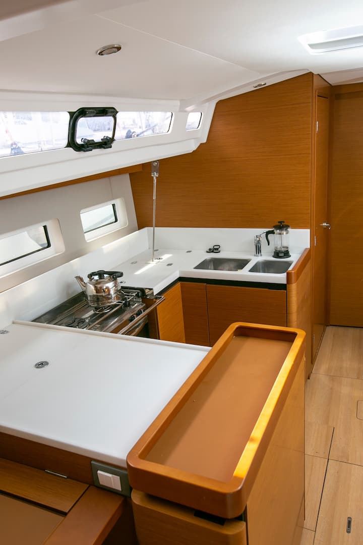 Voilier Jeanneau Sun Odyssey 440 (2021) pour Charter - Kos | #13453 - 22