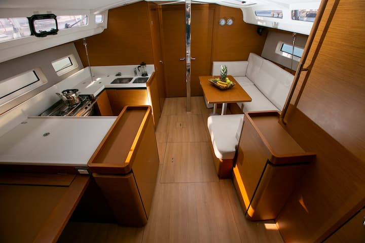 Voilier Jeanneau Sun Odyssey 440 (2021) pour Charter - Kos | #13453 - 20