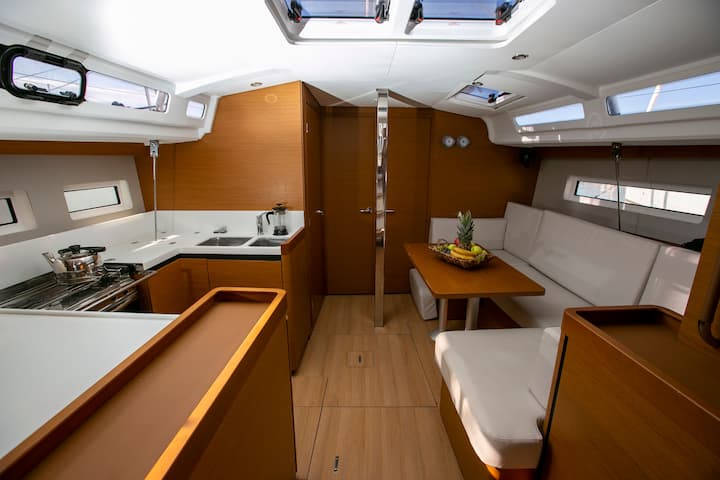 Voilier Jeanneau Sun Odyssey 440 (2021) pour Charter - Kos | #13453 - 19