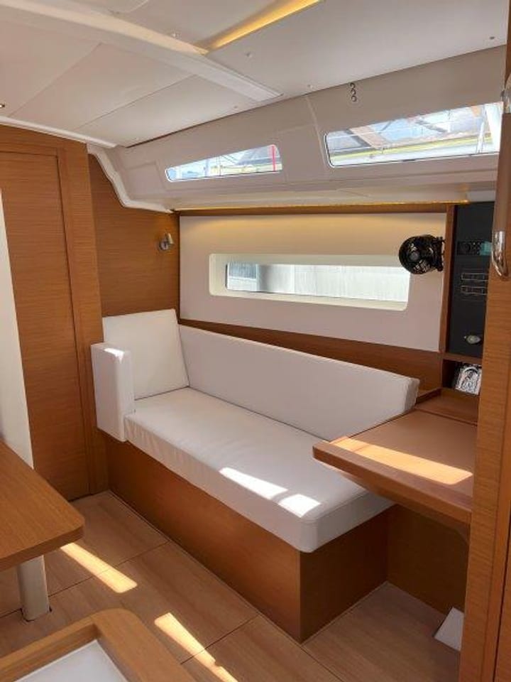  Zeilboot Jeanneau Sun Odyssey 380 (2022) voor Charter - Lavrion | #13465 - 6