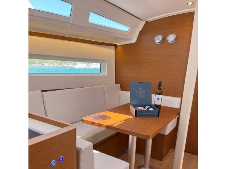  Zeilboot Jeanneau Sun Odyssey 380 (2022) voor Charter - Lavrion | #13465 - 2