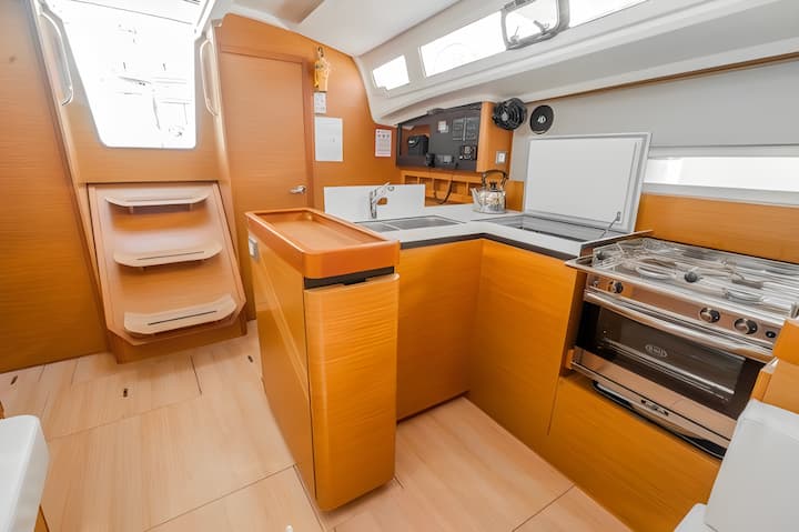  Velero Jeanneau Sun Odyssey 410 (2020) para Charter - Atenas | #13470 - 29