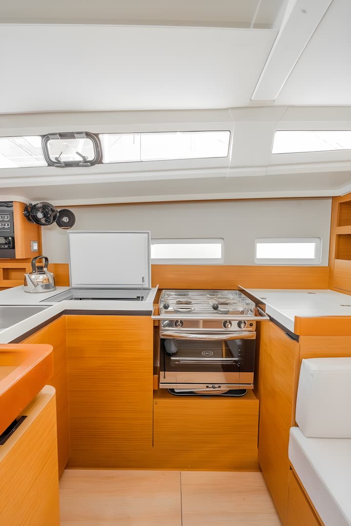  Velero Jeanneau Sun Odyssey 410 (2020) para Charter - Atenas | #13470 - 32