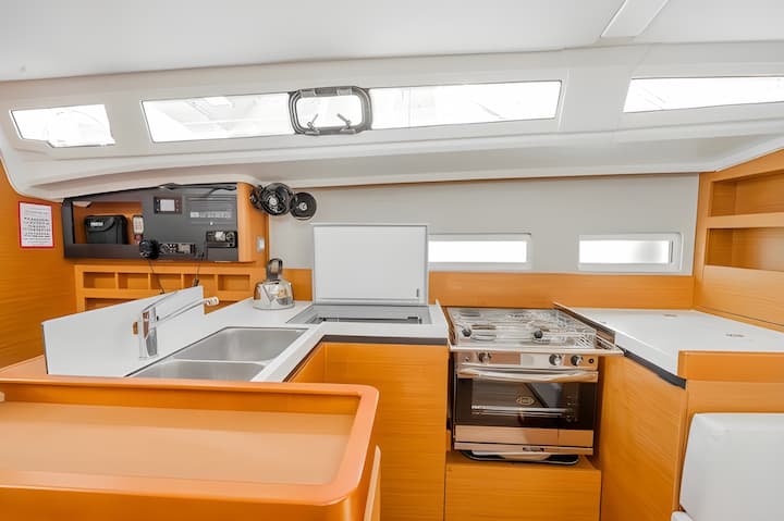  Velero Jeanneau Sun Odyssey 410 (2020) para Charter - Atenas | #13470 - 31