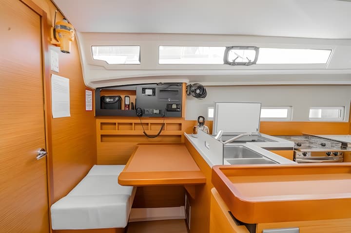  Velero Jeanneau Sun Odyssey 410 (2020) para Charter - Atenas | #13470 - 34